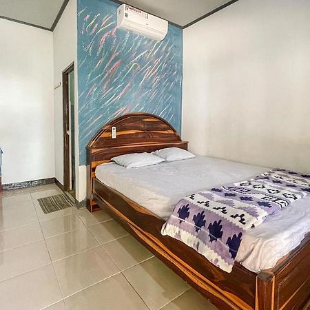Ekas Beach Guesthouse Mitra Reddoorz Ngoại thất bức ảnh